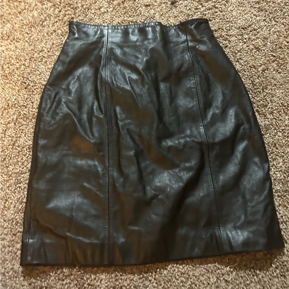 “leather” by wilsons, leather mid-thigh length skirt